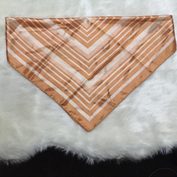 Made in Italy🇮🇹,💯%Acetate Berkshire Geo🔲Scarf - Picture 6 of 8